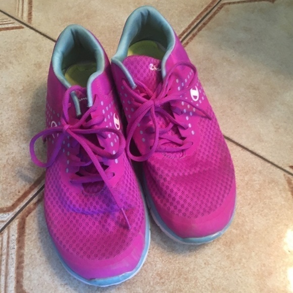 LADIES Champion runners - Picture 2 of 4